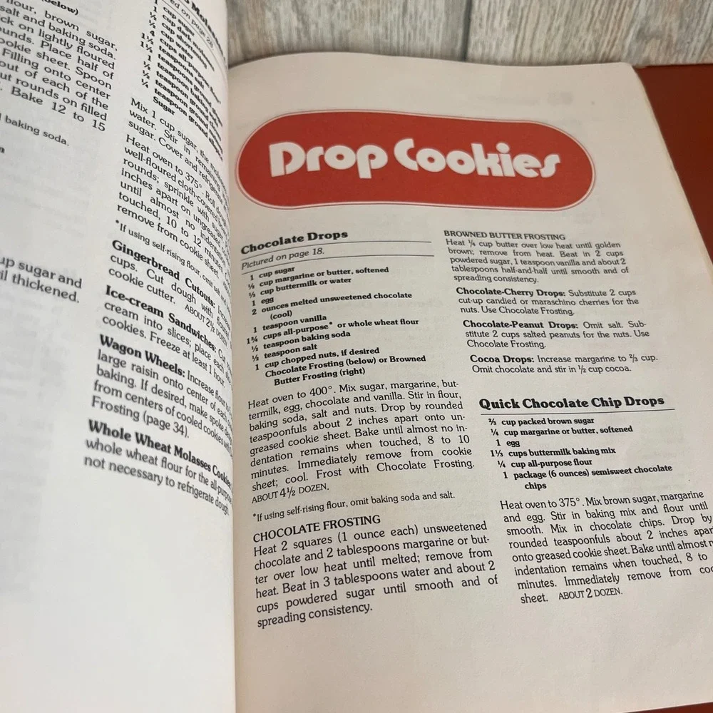 Betty Crocker Cookie Book 1980 Golden Press New Revised Edition Vintage Cookbook